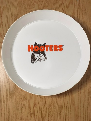 New hooters girl - new, server